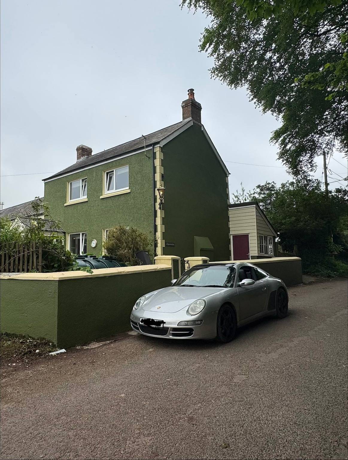 Llysawelon 2-Bed Cottage, Sleeps 5, Pets Ok in Carmarthenshire