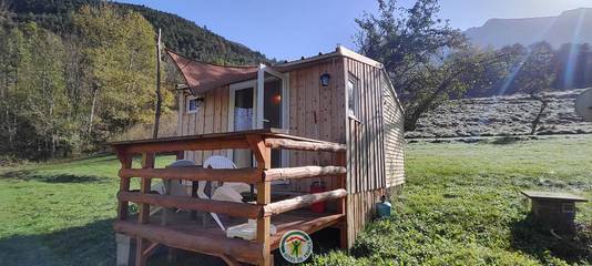 Gîte pour 4 personnes, avec terrasse dans Monestier-d'Ambel