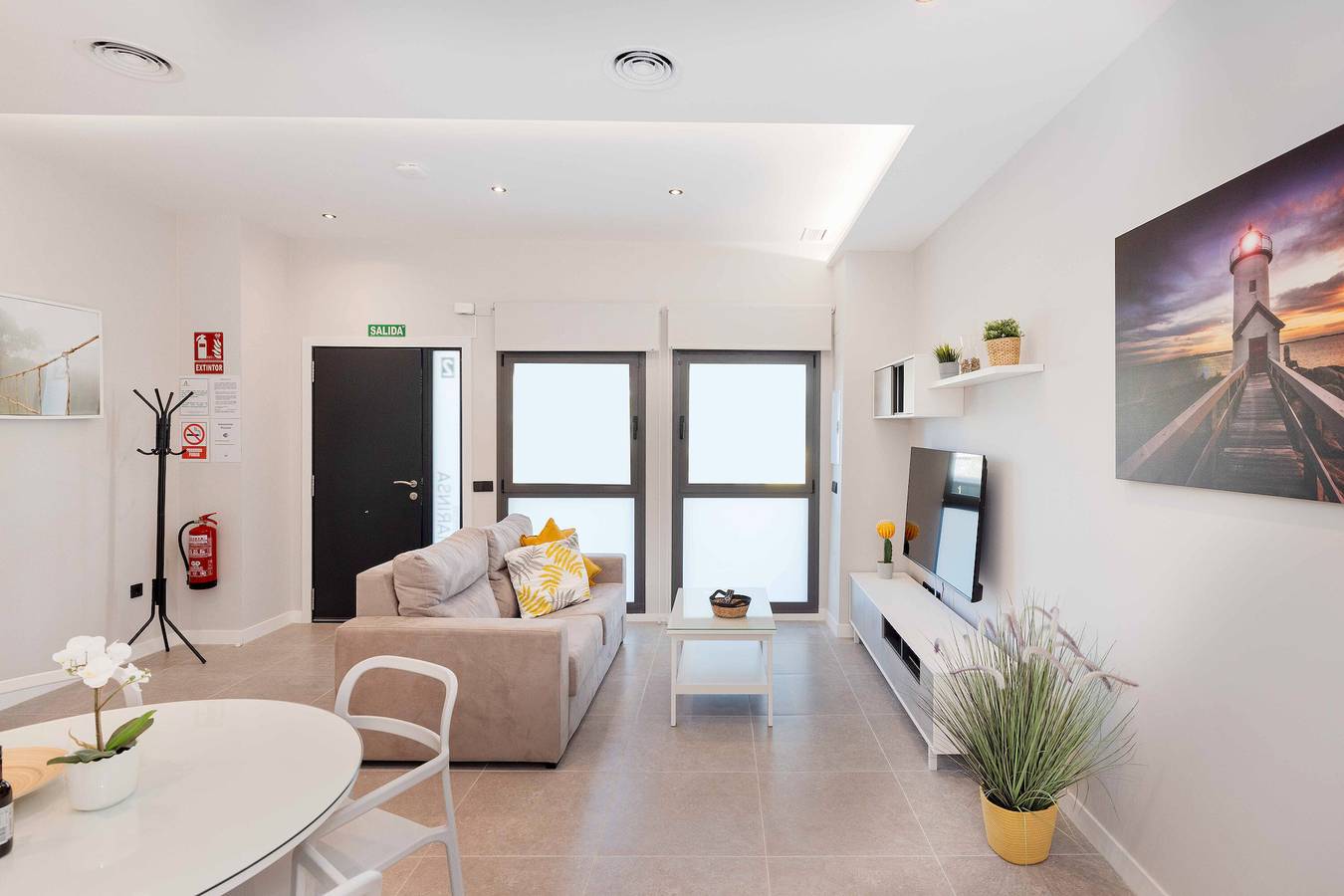 Geheel appartement, Appartement '1 Dorm Sirio' met gedeeld zwembad, Wi-Fi en airconditioning in Torre del Mar, Costa del Sol