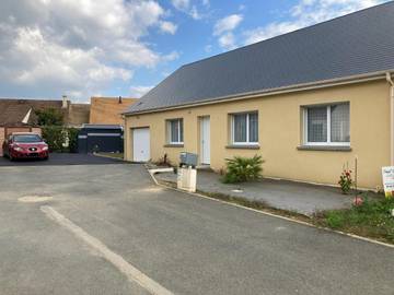 Gîte pour 6 personnes, avec jardin et terrasse à Laigné-en-Belin