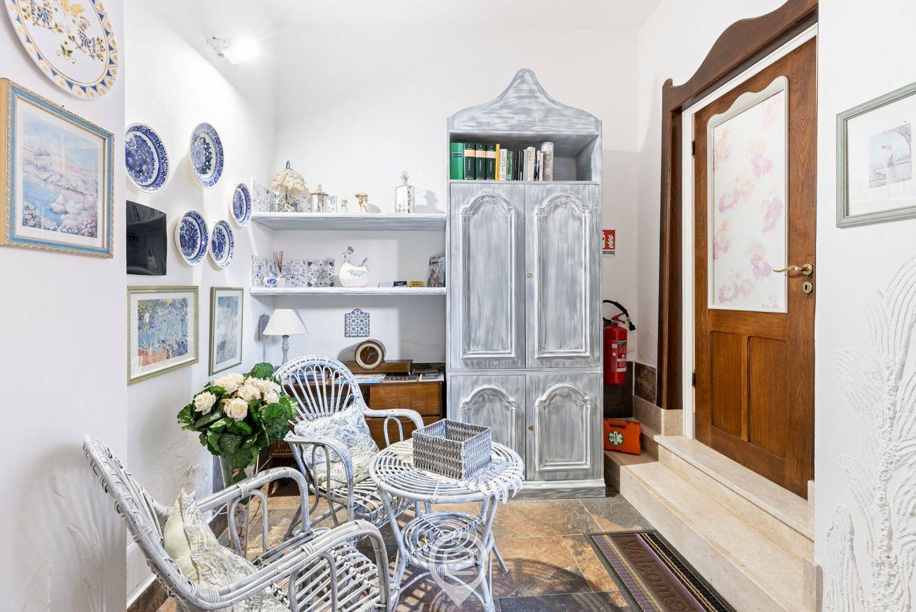 Domo Antico Borgo - Grey Room in Oristano, Campidano