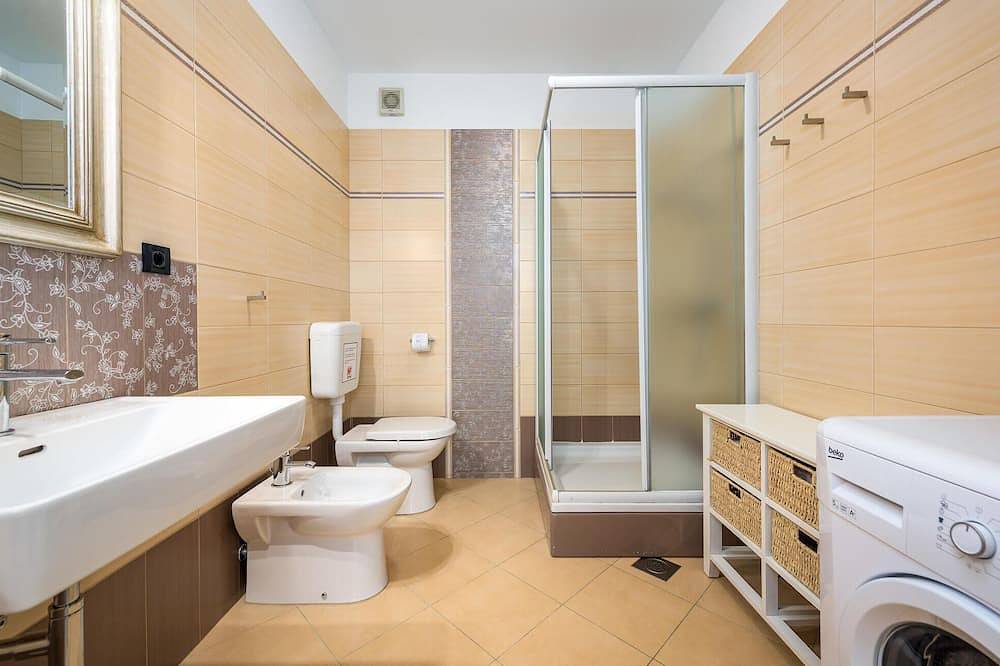 Apartamento entero, Precioso apartamento de 2 habitaciones en Rabac. in Rabac, Labin-Rabac