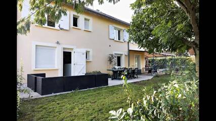 Gîte pour 12 personnes, avec terrasse ainsi que piscine et jardin à Saint-Marcel (Saône-et-Loire)