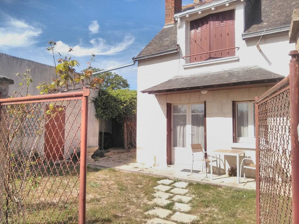Maison vigneronne "La Gouchonnière" avec jardinet et cheminée in Noyers-sur-Cher, Région de Romorantin-Lanthenay