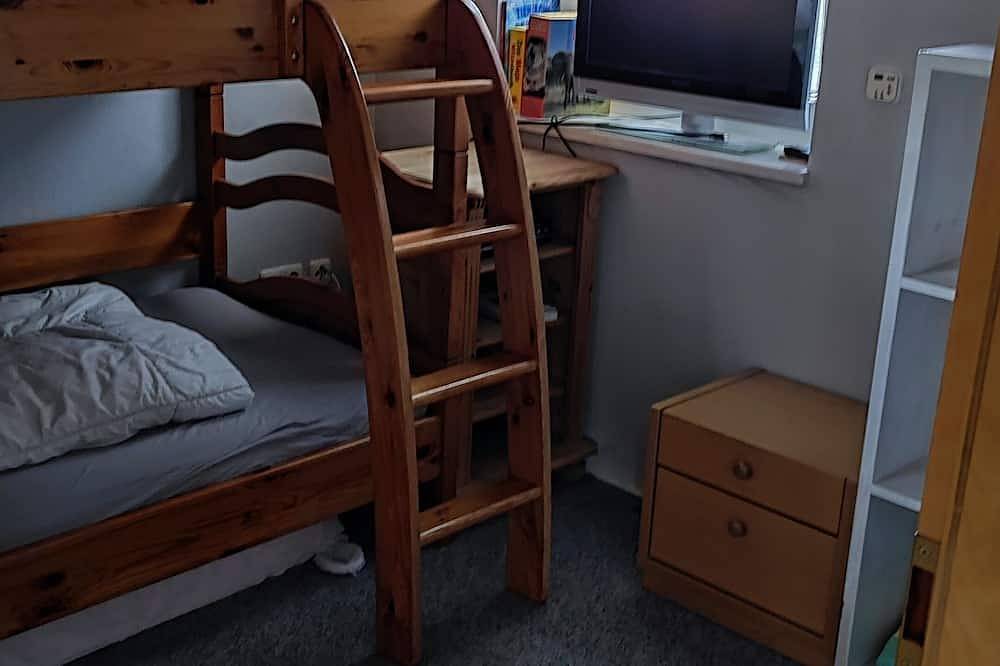 Ganze Wohnung, Große Ferienwohnung bei Dinkelsbühl mit Wallbox, Garten und Terasse in Dinkelsbühl, Romantische Straße