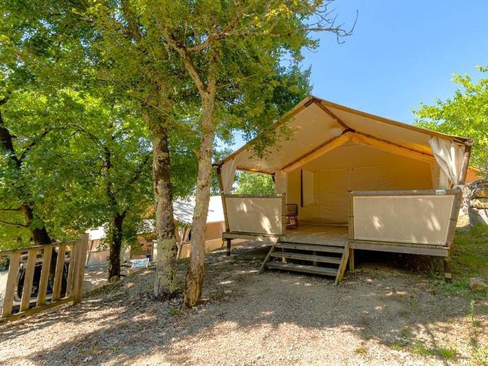Camping Les Reflets du Quercy  - Safarizelt 4 personen - Zelt Nature Lodge - 2 Zimmer - Ausgestattete Küche - Badezimmer in Crayssac, Quercy