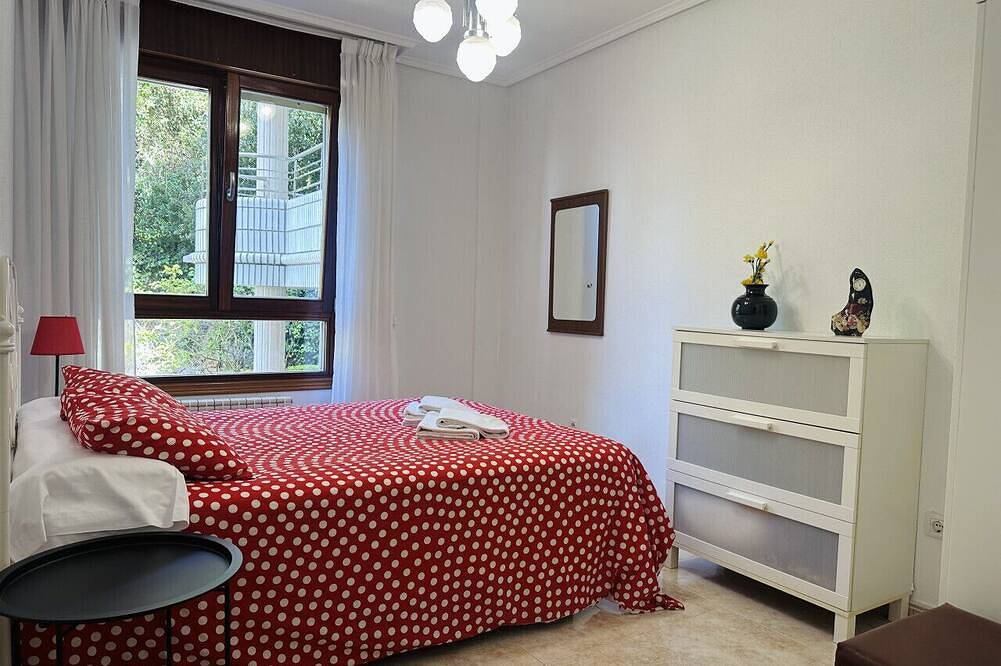 Entire apartment, Apartamento con piscina y garaje - Playa Azul 5924 in Isla, Arnuero