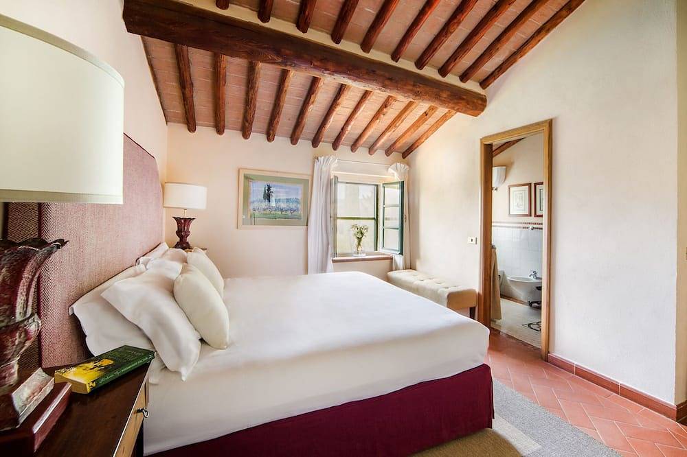 Casa Colonica con piscina privata tra le vigne di Brunello in Montalcino, Val d’Orcia