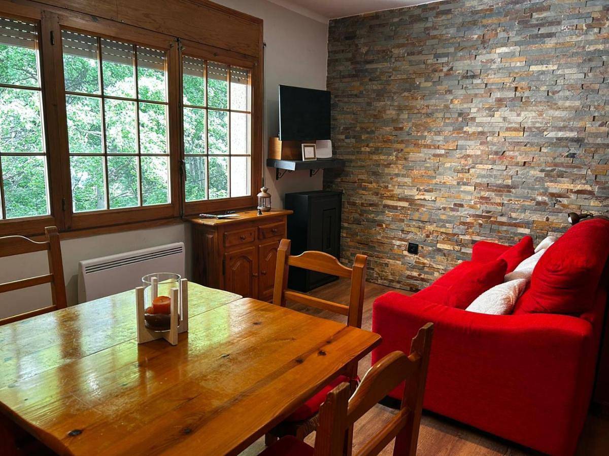 Apartamento entero, Two-Bedroom Apartment in Llivia, Parque Natural Regional de los Pirineos Catalanes
