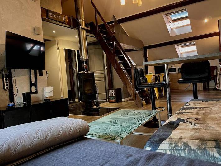 Gîte pour 6 personnes, avec jardin dans Valserhône - 3