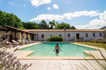 Location de vacances pour 14 personnes, avec jardin, animaux acceptés à Montlaur (Languedoc-Roussillon)