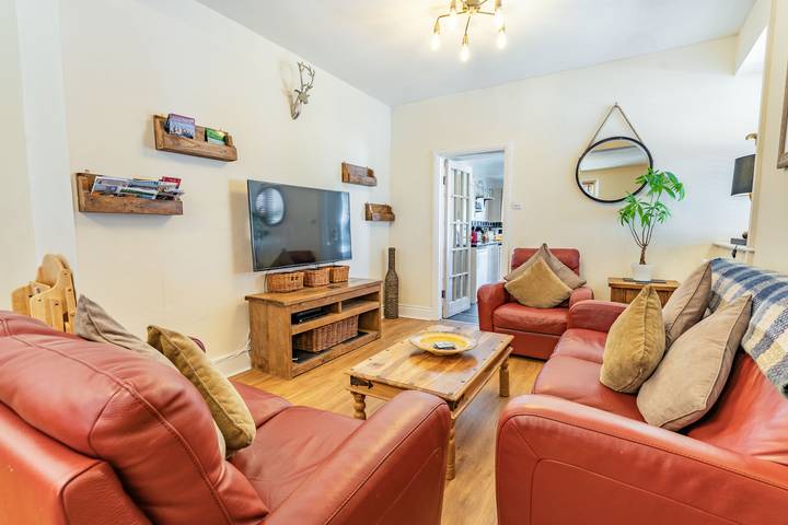 Gîte pour 8 personnes, avec jardin, animaux acceptés à Tenby - 3