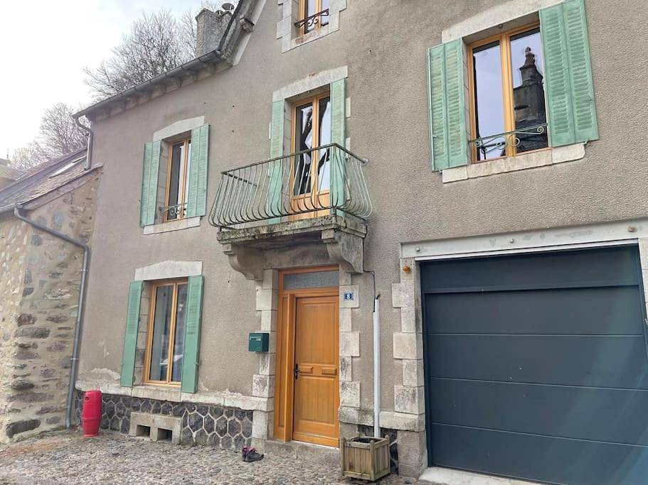 Four-Bedroom House in Marchastel, Parc naturel régional des Volcans d'Auvergne