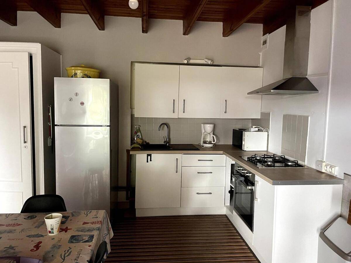 Three-Bedroom House in Saint-Jean-du-Doigt, Ceinture Dorée