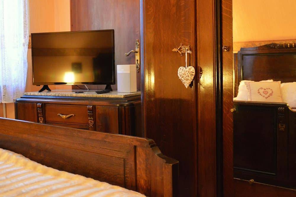 Casa de campo confortable, tranquila e independiente con piscina en el corazón de los Vosgos del Norte in Sturzelbronn, Sarreguemines