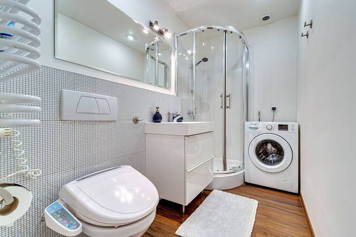 Apartamento entero, W Starym Sadzie in Breslavia, Lower Silesia