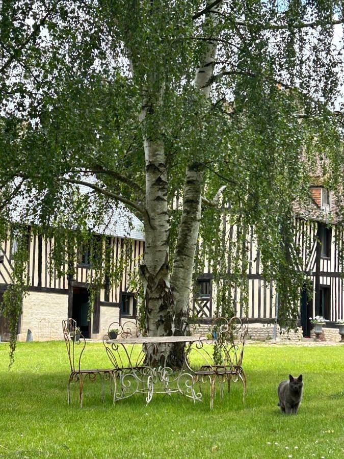 Location de vacances pour 2 personnes, avec Terrasse ainsi que Jardin et Vue à Mittois