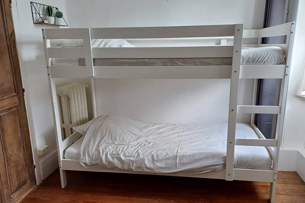 Private Family B&B Room \"Rose\" in Tournus, Région de Mâcon