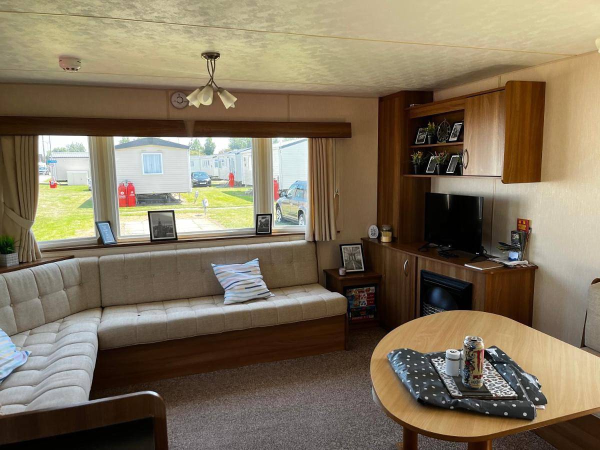 California cliffs caravan in California (Great Yarmouth), Great Yarmouth