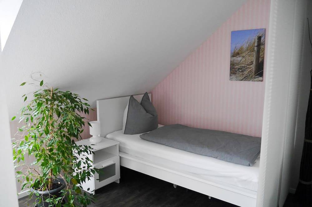 Ganze Wohnung, Fewo im Og des Einfamilienhauses bietet auf ca. 85 m2 Platz für 1-4 Personen in Barkelsby, Rendsburg-Eckernförde