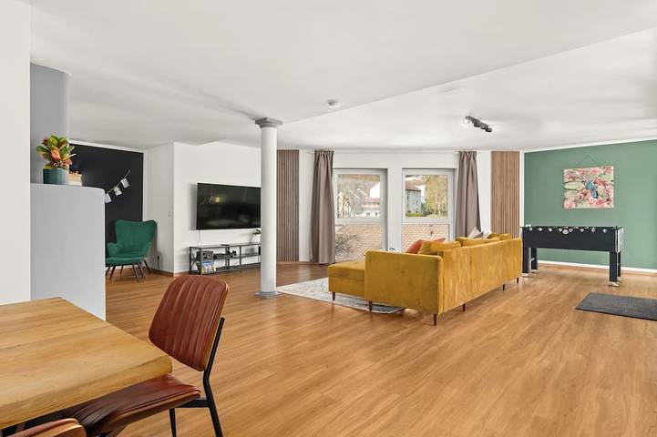 Ferienhaus für 12 Personen, mit Terrasse