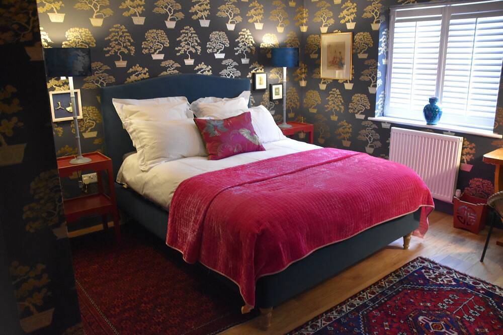 Beautiful Arundel, Goodwood, Fontwell, the South Downs and seaside, all nearby in Walberton, South Downs