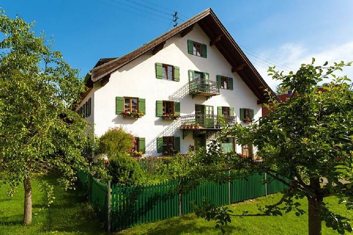 Geheel appartement, Gezellig appartement "Ferienwohnung Filser" met uitzicht op de bergen in Unterammergau, Beierse Alpen