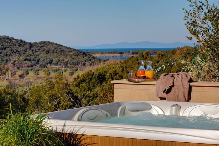 Ferienhaus für 6 Personen, mit Balkon und Terrasse sowie Garten und Pool in Monte Argentario