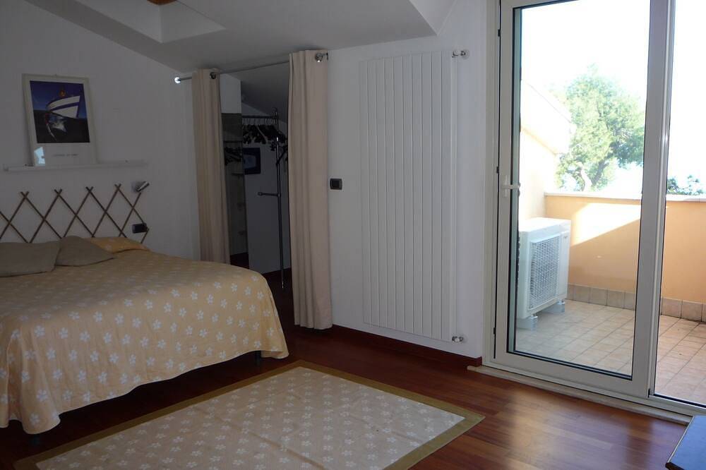 Ganze Wohnung, Apartment im Zentrum der Stadt, 70 Meter vom Strand entfernt in Silvi, Adriaküste Abruzzen
