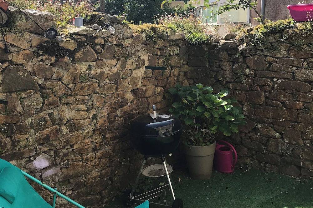 Atypical town house in Gouesnou, Brest region