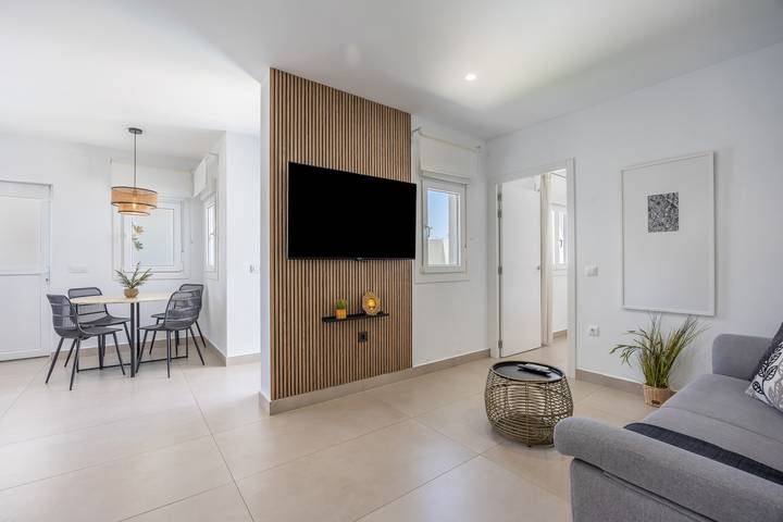 Casita Meraki 3 with Heated Indoor Pool, Garden, Terrace, and Wi-Fi in Playa La Barrosa, Chiclana de la Frontera