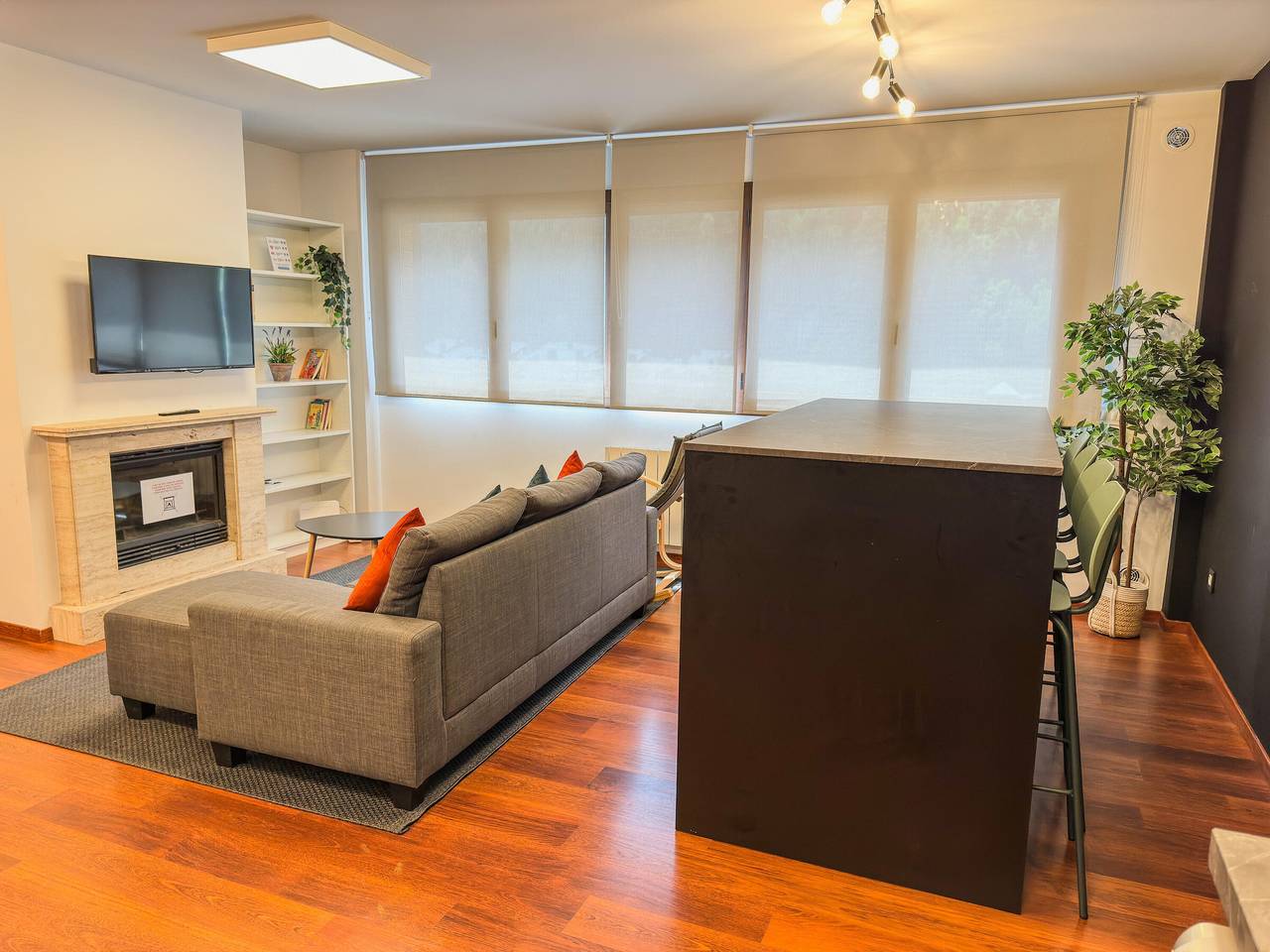 Ganze Wohnung, Modernes Apartment Arinsal 2 Zimmer, 4 Pers, Parkplatz Inklusive in Pal Arinsal