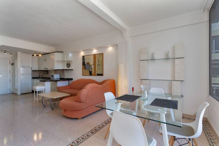 Apartamento entero, Apartamento de vacaciones 'Apartamento Yumbo Atlantis' con piscina compartida, jardín y Wi-Fi in Maspalomas, San Bartolomé de Tirajana