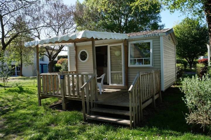 Camping voor 2 personen, with whirlpool and sauna as well as kinderzwembad in Pays de la Loire