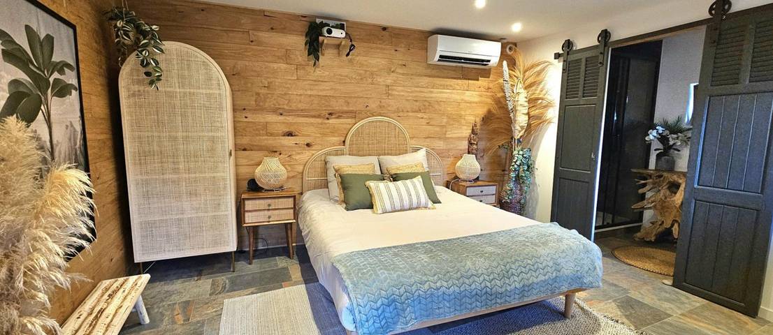 Gîte pour 2 personnes, avec jacuzzi et jardin