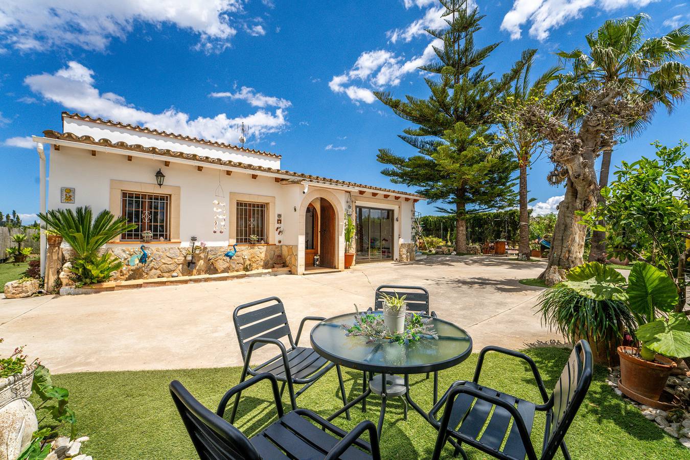 Can Pintat in Llubí, Interior de Mallorca