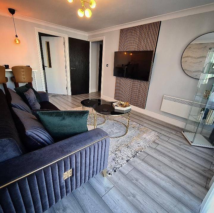 Ganze Ferienwohnung, 1 Bed Flat - Sleeps 2 - Jacuzzi - Parking - Wifi in Birmingham, Birmingham und Umgebung