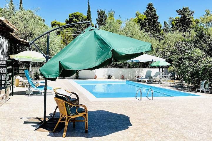 Ferienhaus für 5 Personen, mit Balkon und Garten sowie Pool