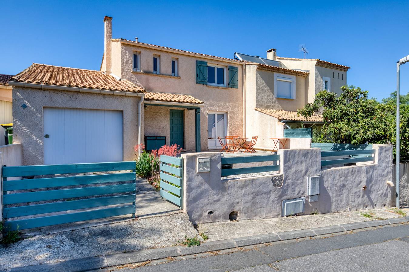 Appartement entier, Les pénates de Mélilotte avec terrasse in Clermont-l'Hérault, Région de Lodève