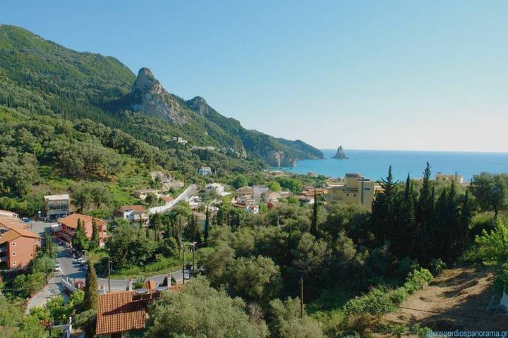 Appart’hôtel pour 2 personnes, avec Balcon et Terrasse ainsi que Piscine et Vue