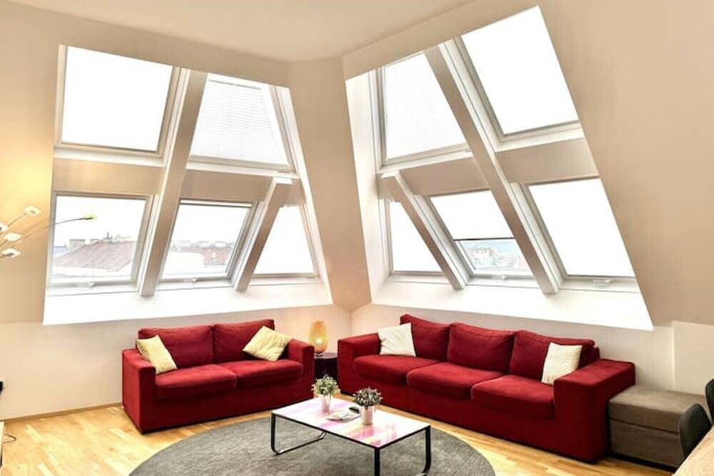 Ganze Wohnung, Geraeumiges Penthouse in Favoriten in Wien, Wienerwald