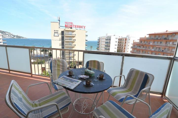 Gîte pour 6 personnes, avec terrasse dans Platja Santa Margarita Rosas - 3