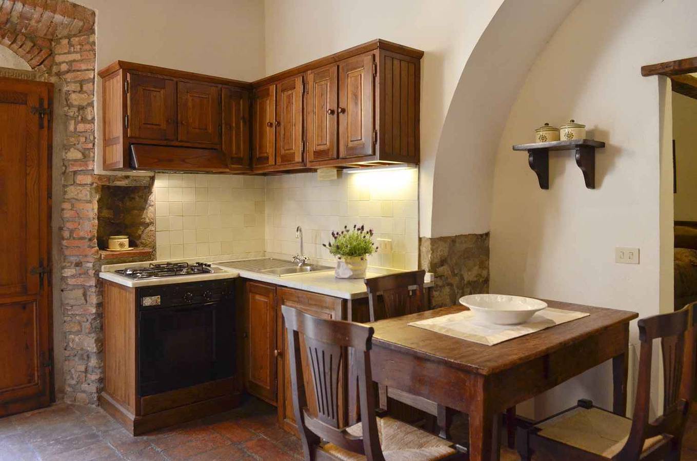Geheel vakantieappartement, Vakantiewoning met buitenzwembad en Wifi  in Cegliolo, Provincie Arezzo