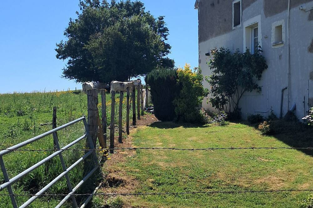 Maison de Campagne Avec 1 Chambre in Saizy, Nièvre