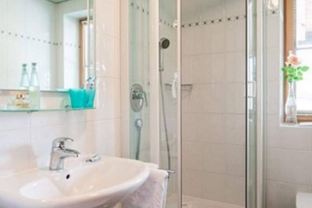 Entire apartment, Apartment Riederstein - Apartments Nutz in Bad Wiessee, Bavarian Alps