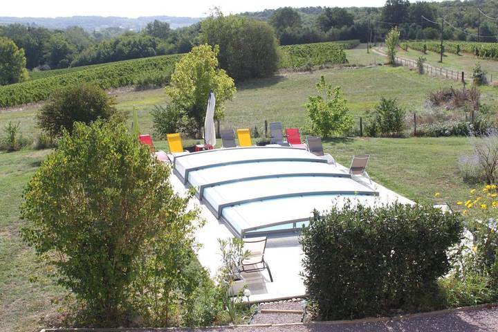 Location de vacances pour 10 personnes, avec jardin ainsi que vue et piscine à Pellegrue
