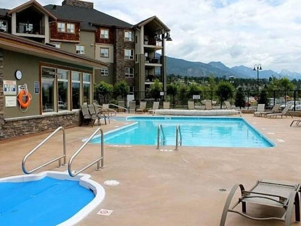 Ganze Wohnung, Grandview Pointe | Pool | Hot Tub | Gym in Kootenay-Nationalpark