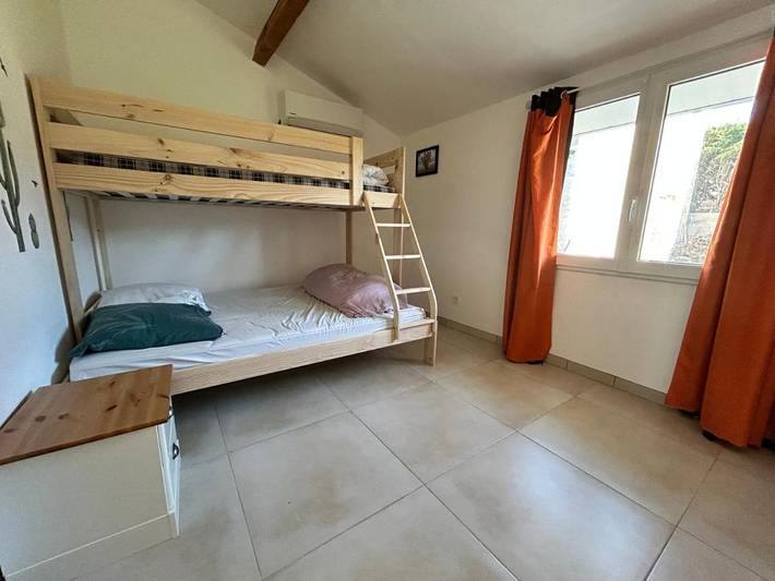 Location de vacances pour 23 personnes, avec piscine et sauna ainsi que jardin et vue, animaux acceptés à Cuxac-d'Aude - 4