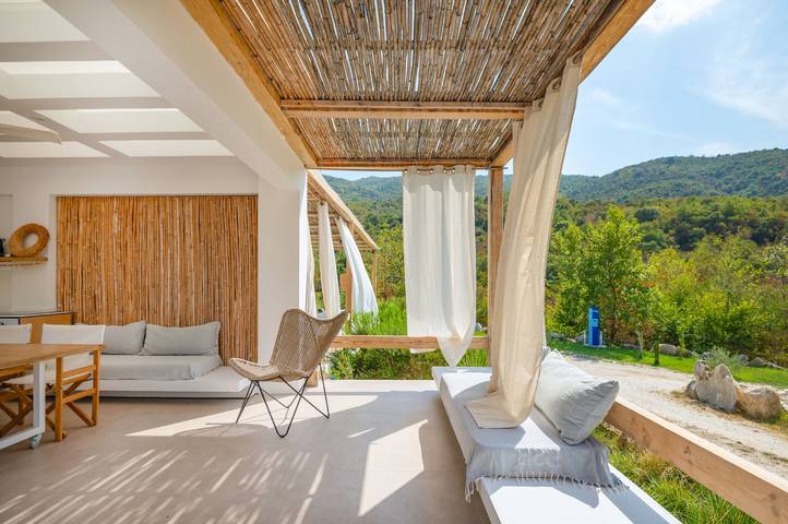 Ferienhaus für 7 Personen, mit Balkon und Whirlpool sowie Terrasse und Garten in Chalkidiki - 2