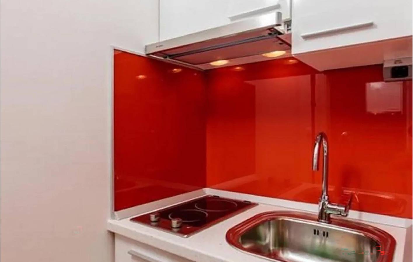 Ganze Ferienwohnung, Apartment mit Meerblick, Terrasse, Küche und Parkplatz in der Nähe des Strandes von Strobec in Stobrec, Split-Dalmatien